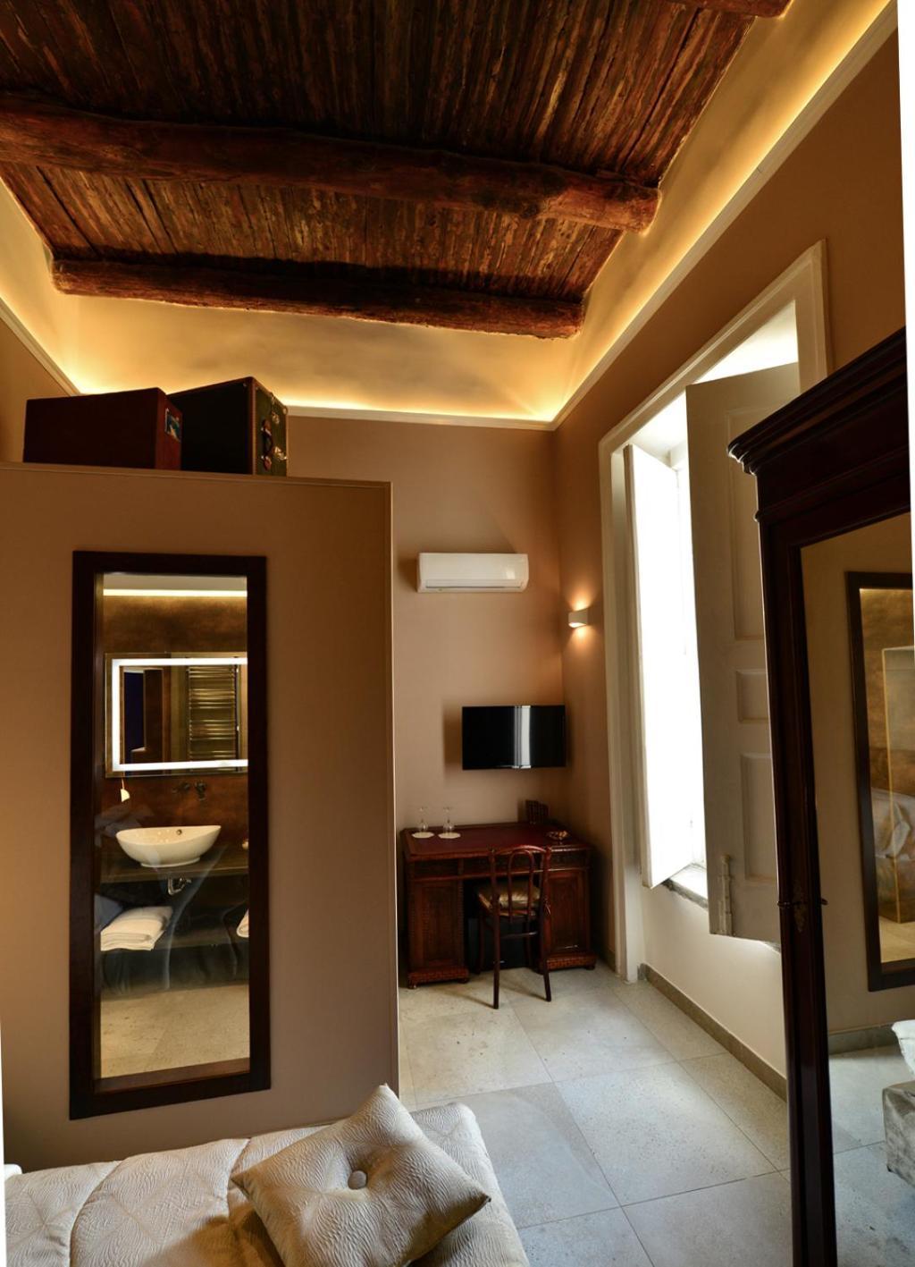 Xenia Neapolis Hotell Exteriör bild