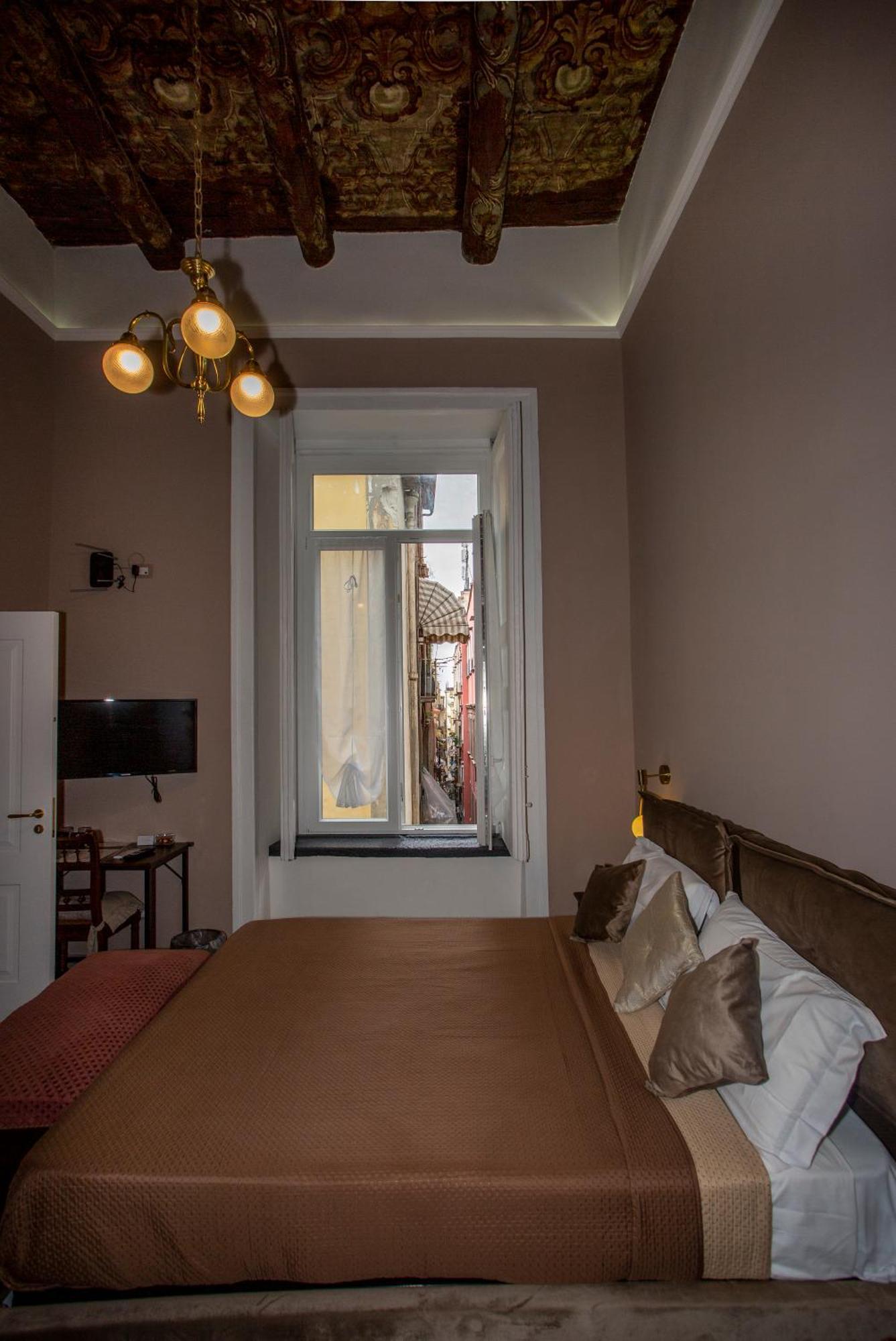Xenia Neapolis Hotell Exteriör bild